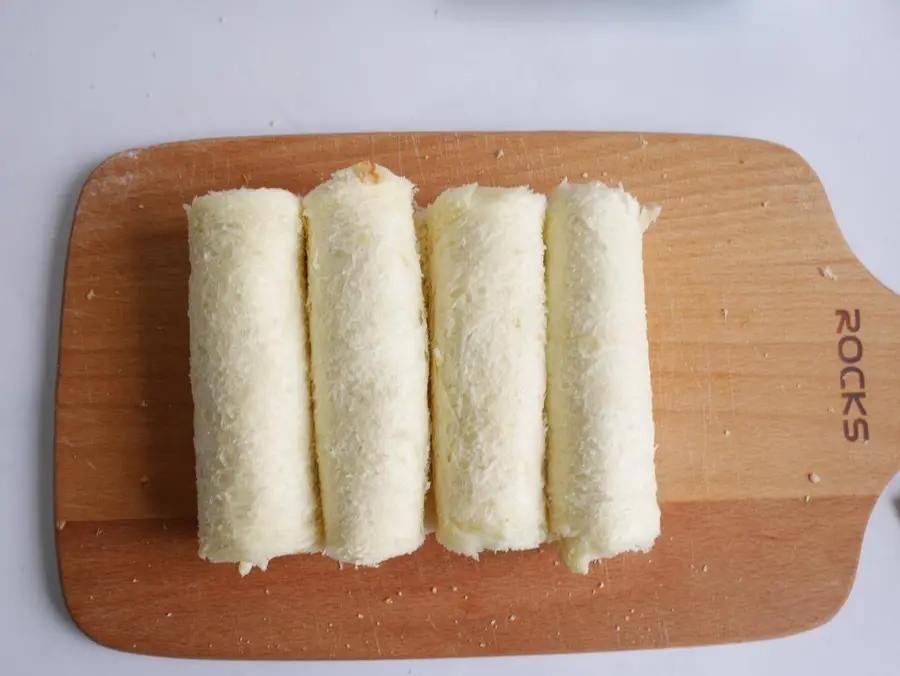 The pan will make â—ï¸ a quick breakfast â—ï¸ meat floss toast roll step 0