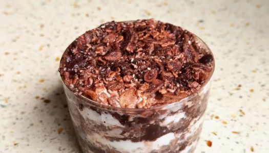 High-fiber, low-calorie fast breakfast/overnight cocoa oatmeal yogurt cup