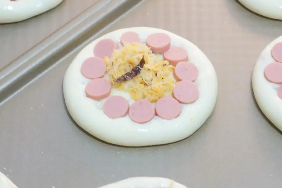  Quick and simple|One fermentation|Cute love ham pizza bread|Student breakfast step 0