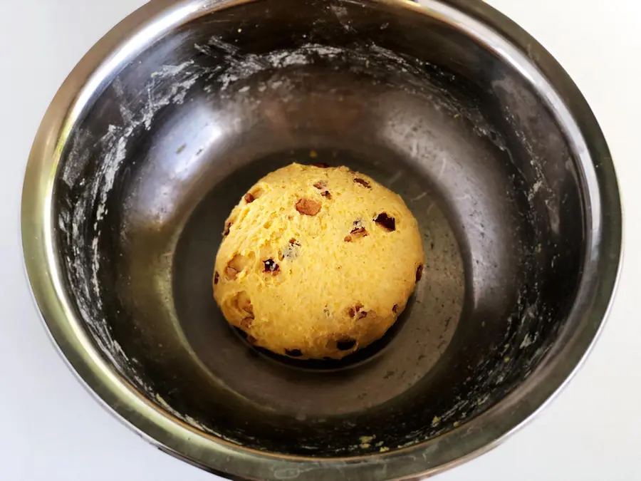 The incomparably soft cornmeal and red date cake is sweet and fluffy and more fragrant than bread! Self-use formula tried and tested! step 0