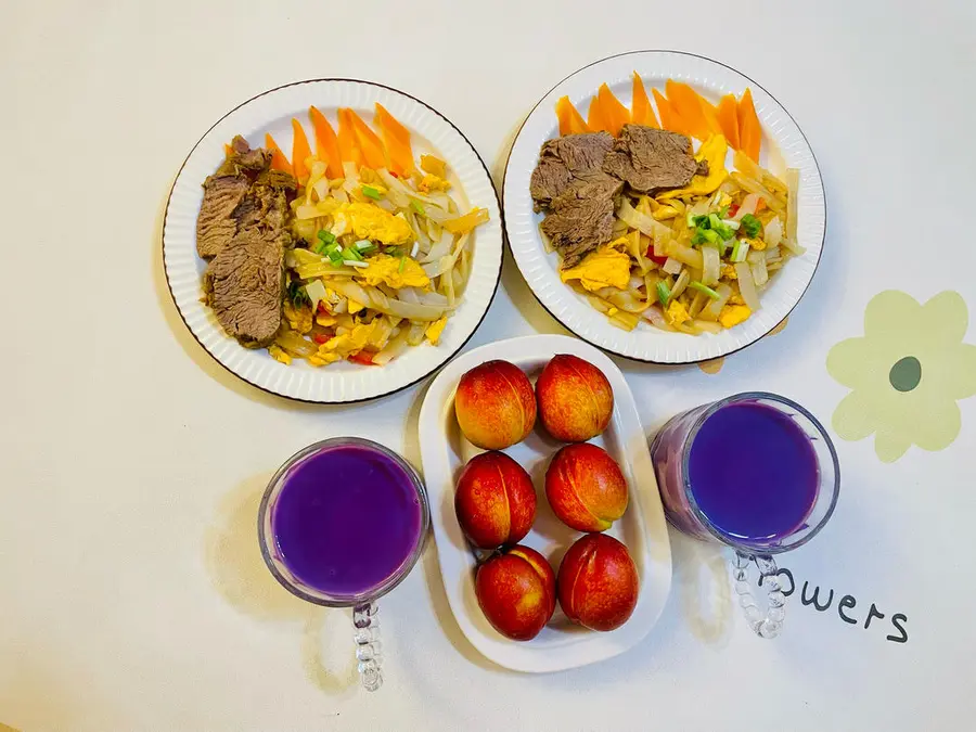 Elementary school students try different ways to make breakfast and don't repeat it every week step 0