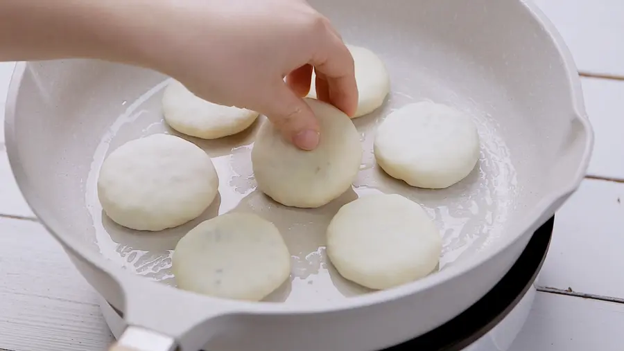 Delicious and fast breakfast ~ brushed cheese red bean cake step 0