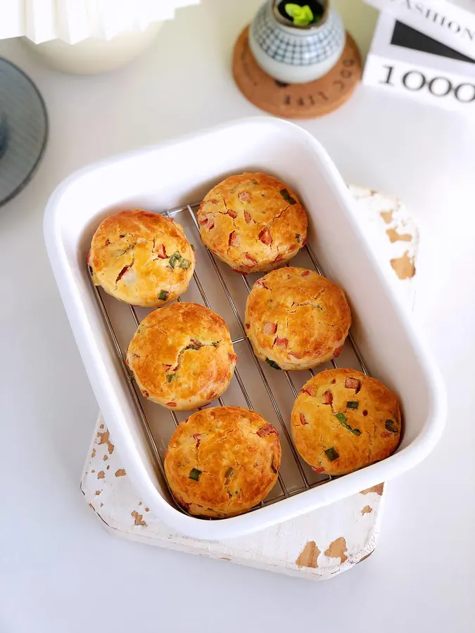 Chive pork floss ham scone, super simple 20-minute fast breakfast, crispy on the outside and soft on the inside, don't miss the meat floss! step 0