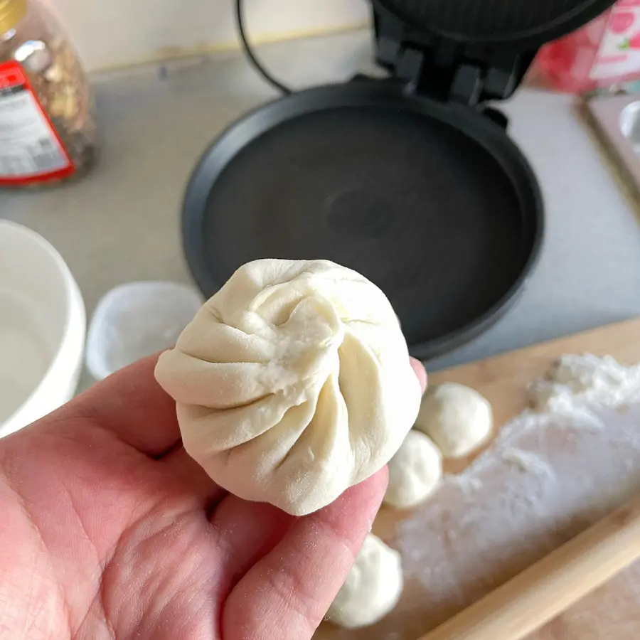 Crispy dregs and dried plum vegetable pot helmet (cooked stuffing version) step 0