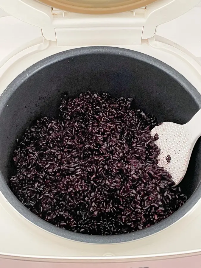 Chinese breakfast : purple rice, taro mud, milk bricks , soft glutinous, sweet, giant and delicious step 0