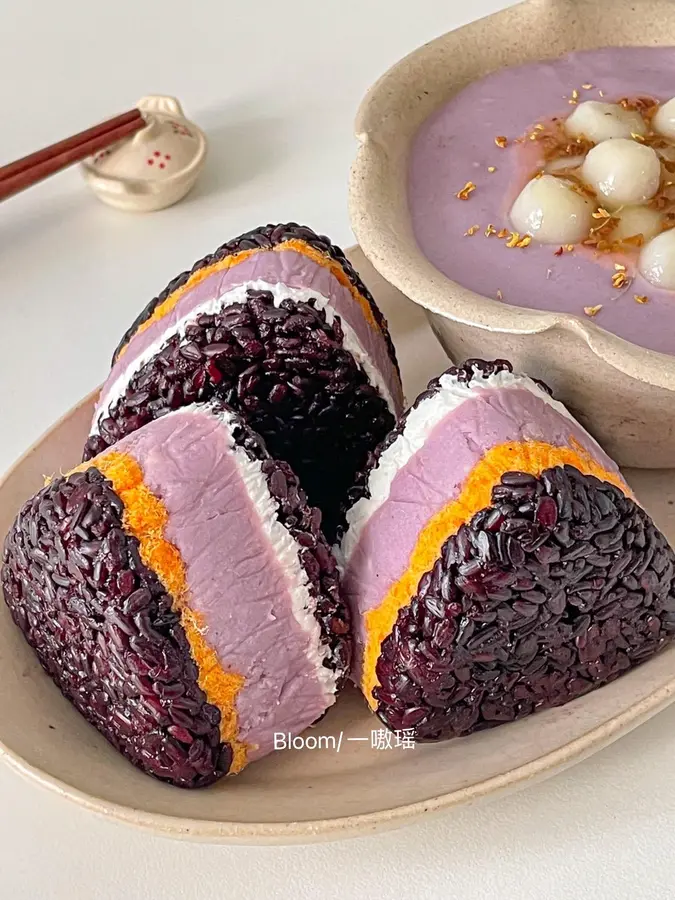 Chinese breakfast : purple rice, taro mud, milk bricks , soft glutinous, sweet, giant and delicious