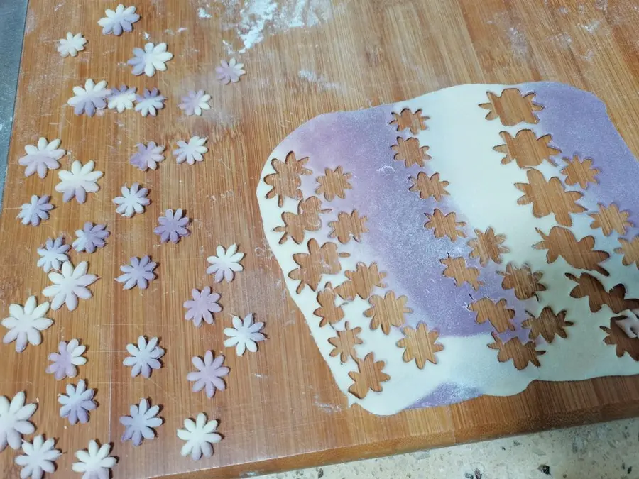 Purple sweet potato flower steamed buns step 0