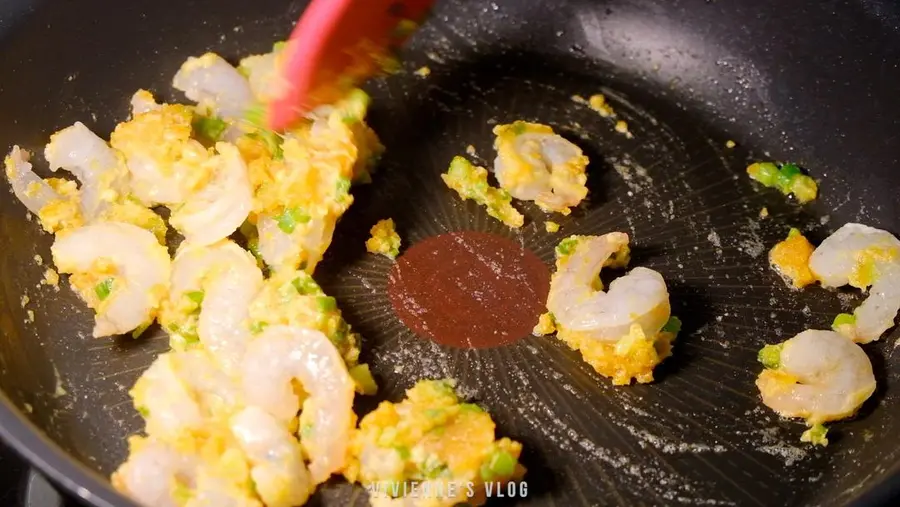 Chinese fast breakfast  salted egg yolk, shrimp and tofu pot step 0