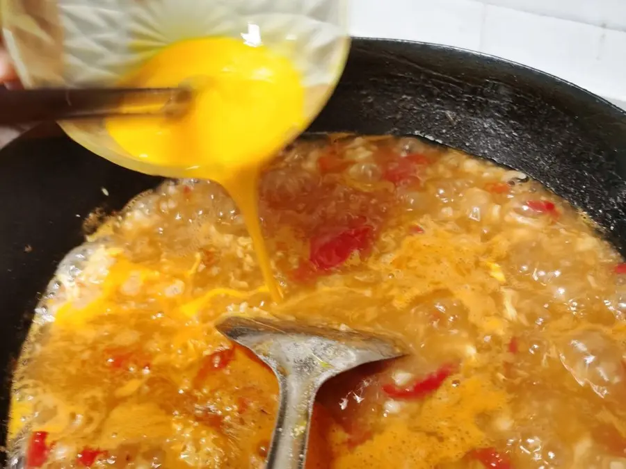  Tomato egg gnocchi soup step 0