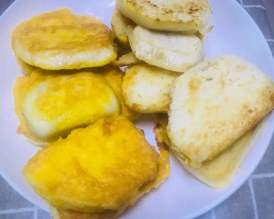 Chinese simple breakfast - fried steamed buns