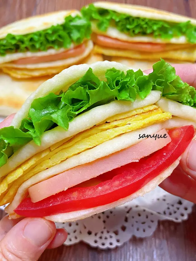 Chinese-style multi-layer burger Cakes that can be sandwiched with everything Nutritious breakfast for school with detailed video explanation step 0