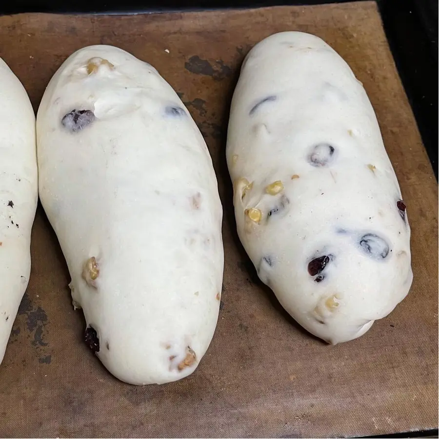 Raisins and walnuts soft European bread step 0