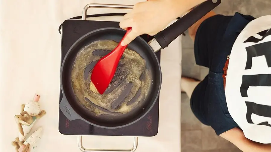 Super fluffy Scrambled Eggs step 0