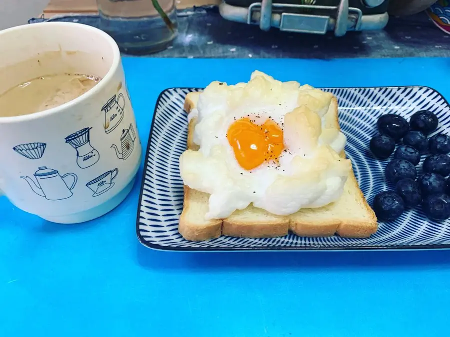 A fast Western-style breakfast suitable for showing your hand in front of your parents during the New Year step 0