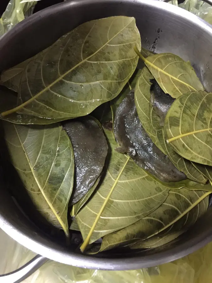 Zhanjiang special snacks: Tian Ai Qi, wood leaf clip, leaf cake, Mi leaf cake step 0